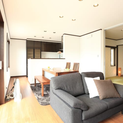 各部屋でゆったりくつろげる
広々空間のおうち