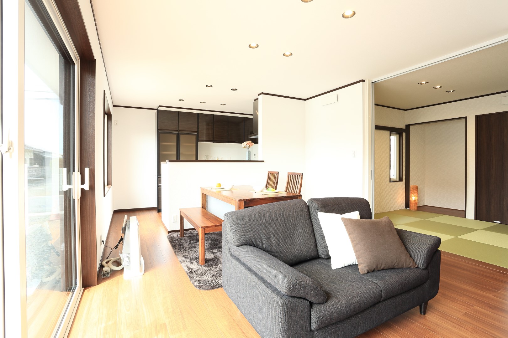 各部屋でゆったりくつろげる
広々空間のおうち