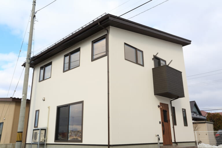 片流れ屋根のスッキリした外観