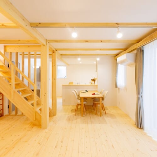 木の香りが心地良い
家中暖かいのに家計に優しいおうち