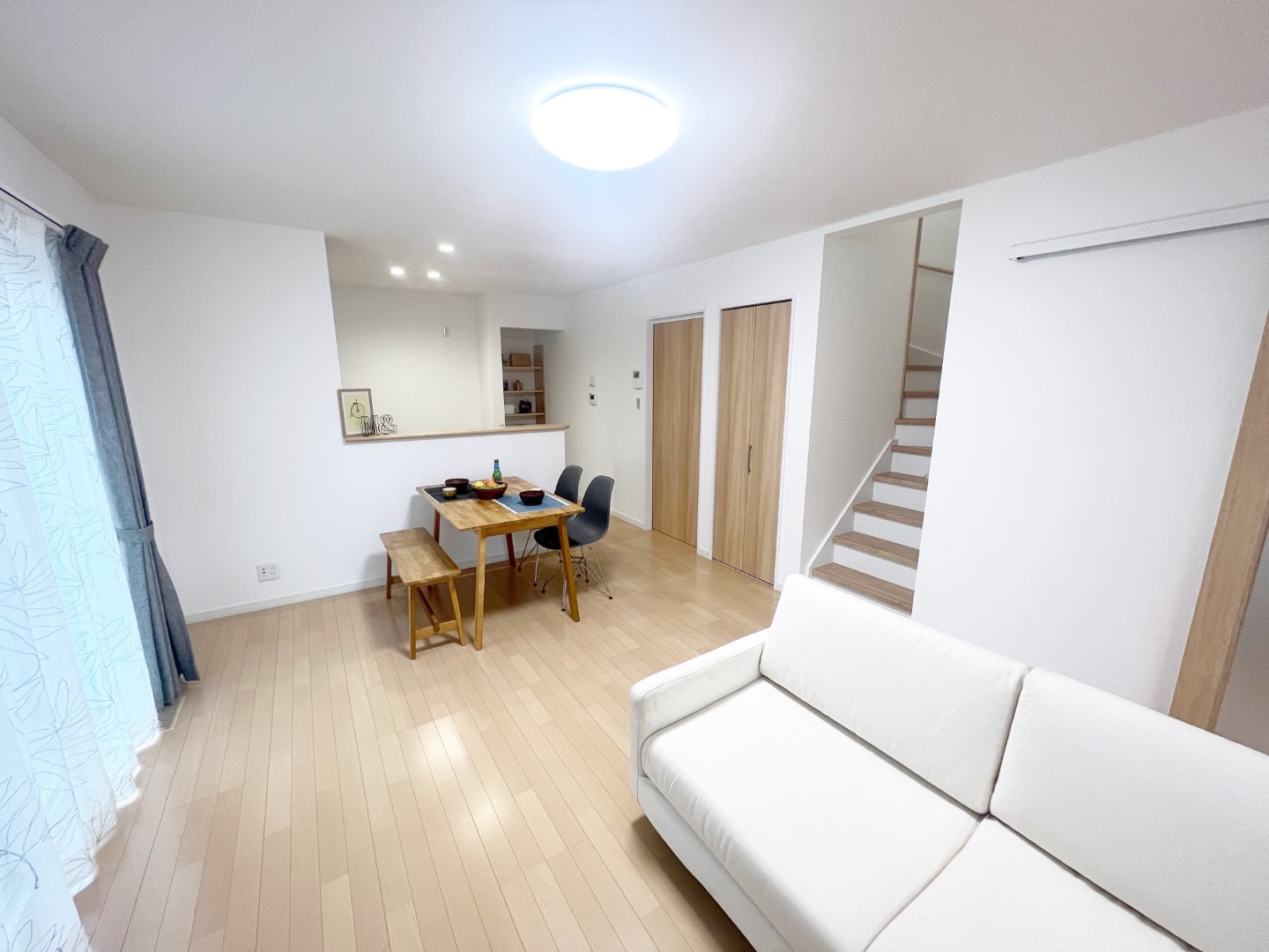 規格住宅をベースに
私たちらしさをプラスし、
暮らしにフィットしたおうち
